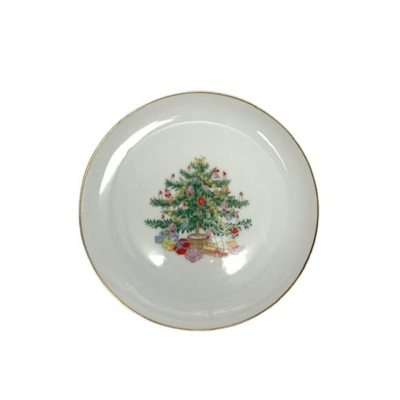 Vintage Macys Christmas Tree Gold Trim Appetizer Dessert Holiday Plate 1985 - Picture 1 of 3